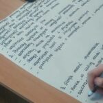 Arkusz z wnioskami wypracowanymi przez uczniów podczas debaty szkolnej o edukacji obywatelskiej.