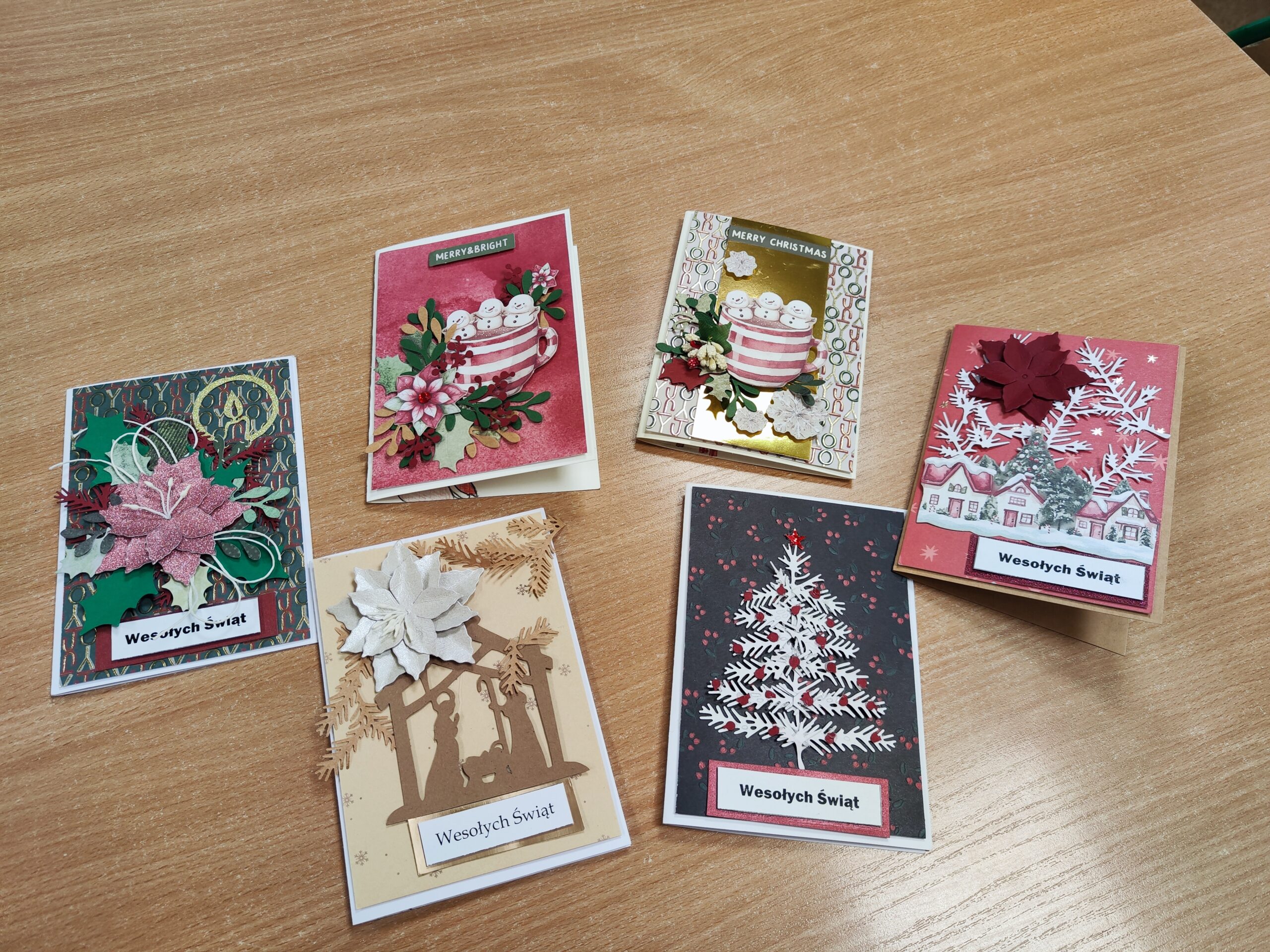 Przykładowe kartki wykonane przez uczniów na wymianę pocztówkową