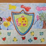 praca plastyczna wykonana przez ucznia przedstawia kolorową tarczą szkolną z plecakiem